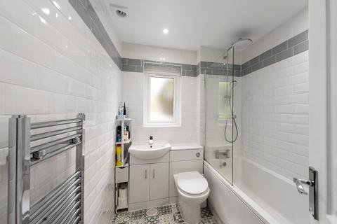 8 Heathlee Road, Dartford, DA1 3PW