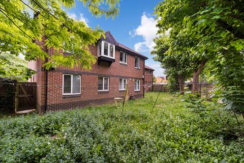 8 Heathlee Road, Dartford, DA1 3PW