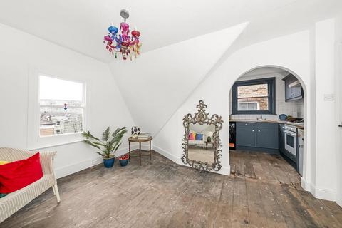 2 bedroom flat for sale, Deerbrook Road, Herne Hill, London, SE24