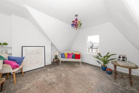 2 bedroom flat for sale, Deerbrook Road, Herne Hill, London, SE24