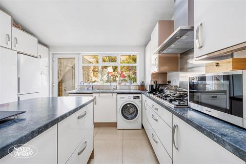 104 Cranmer Avenue, London, W13 9XU