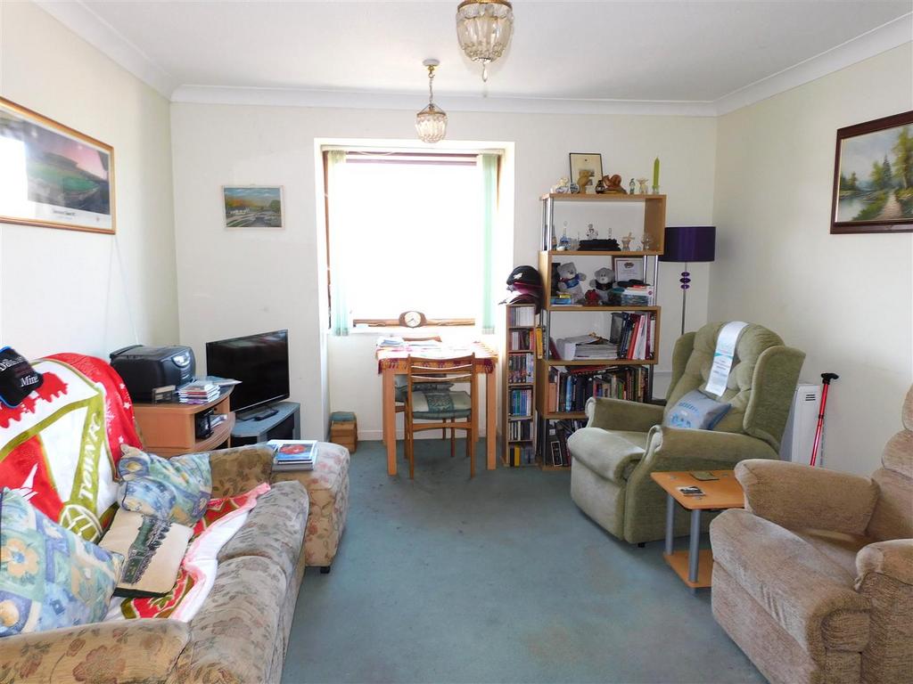 28 Tanyards Lounge.JPG