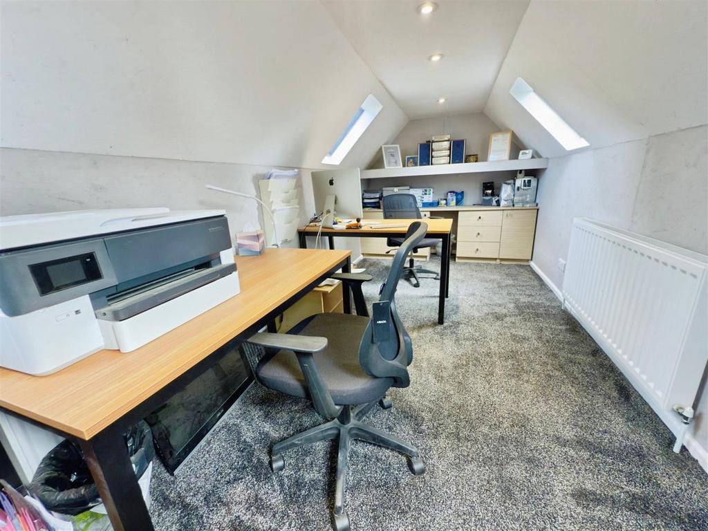 Double Garage & Office Above