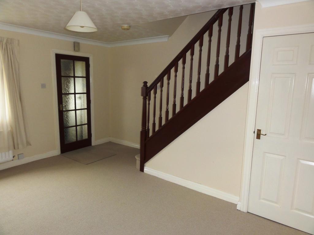 205 Valley Drive lounge 2