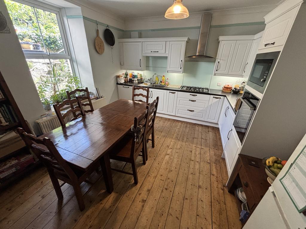 Kitchen (second image)