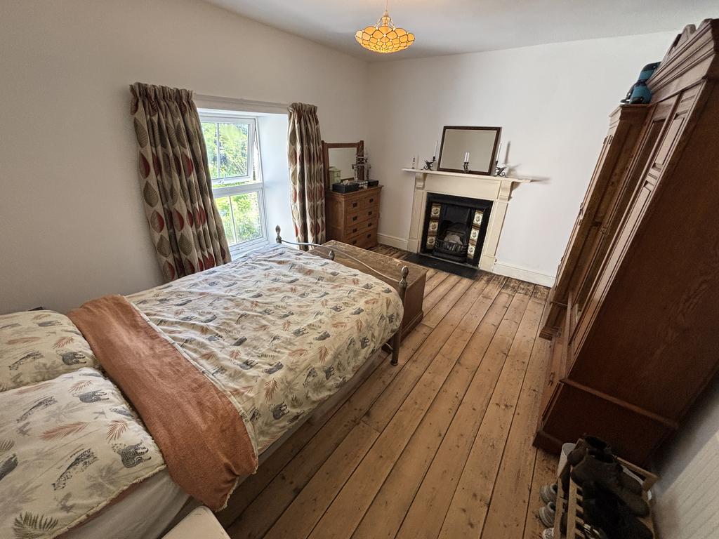 Rear bedroom 1