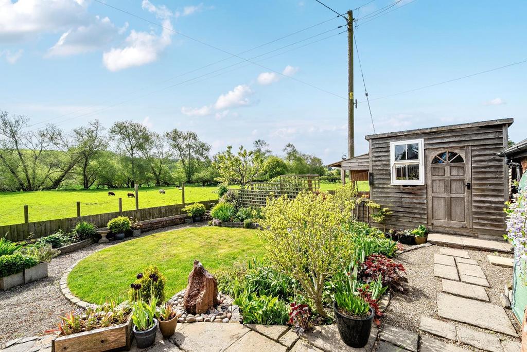 Garden with shed.jpg