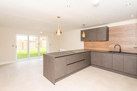 5 bedroom detached house for sale, Normanhurst Park, Matlock DE4