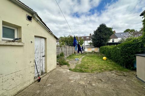75 Malvern Road, Gillingham, ME7 4BB