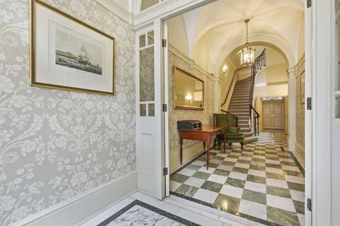 2 bedroom flat for sale, Wimpole Street, London W1G