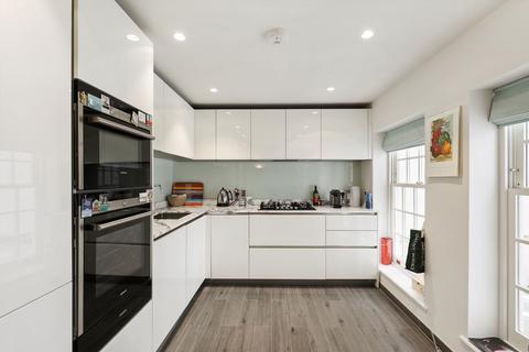2 bedroom flat for sale, Wimpole Street, London W1G