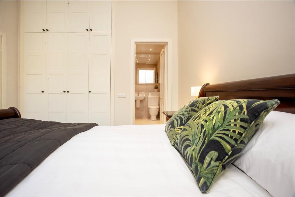 15.1 Grosvenor Crescent-02