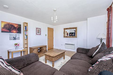 26 Bittern Court, Dunfermline, KY11 8HF