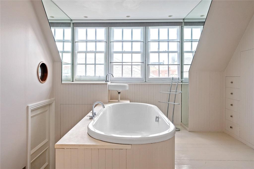 En Suite Bathroom
