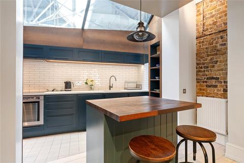 undefined, Brushfield Street, Spitalfields, London, E1