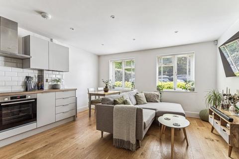 2 bedroom apartment for sale, Swakeleyes Road, Ickenham, UB10