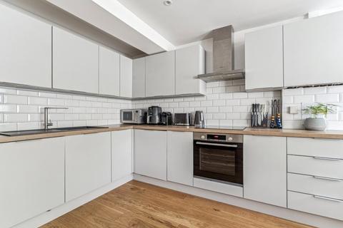 2 bedroom apartment for sale, Swakeleyes Road, Ickenham, UB10