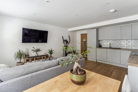 undefined, Swakeleyes Road, Ickenham, UB10