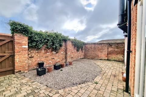 2 bedroom barn conversion for sale, St. Peter Close, Gosberton