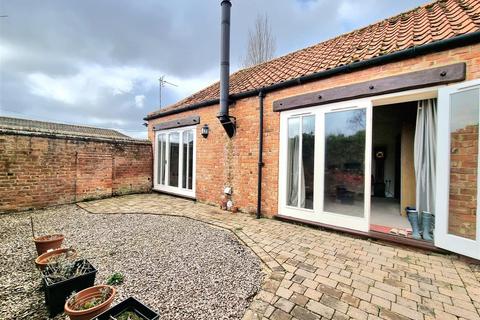 2 bedroom barn conversion for sale, St. Peter Close, Gosberton