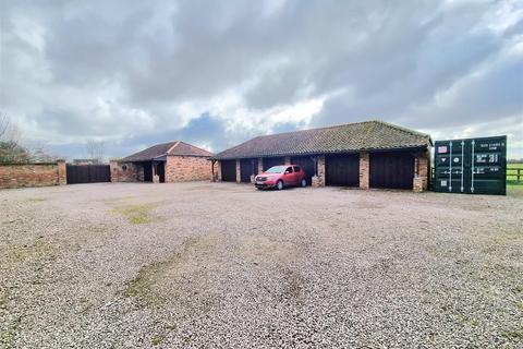 2 bedroom barn conversion for sale, St. Peter Close, Gosberton