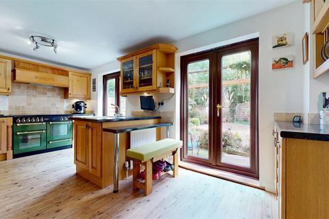 5 bedroom detached house for sale, Ireland Close, Milton Keynes MK7