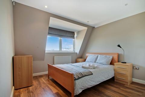 undefined, Lavender Hill, London, SW11