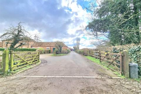 3 bedroom barn conversion for sale, St. Peter Close, Gosberton