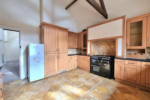 3 bedroom barn conversion for sale, St. Peter Close, Gosberton