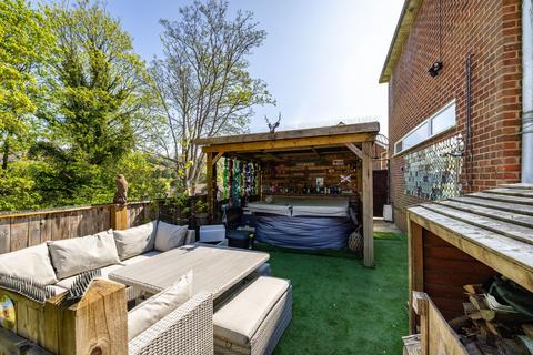 10 Treebourne Road, Biggin Hill, Westerham, TN16 3QW