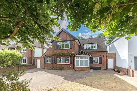 28 Ormond Crescent, Hampton, TW12 2TH
