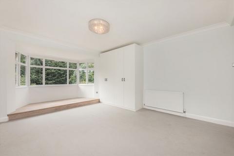 28 Ormond Crescent, Hampton, TW12 2TH