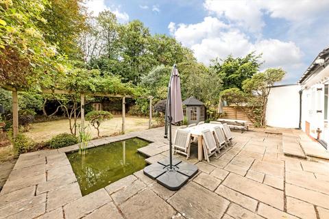 28 Ormond Crescent, Hampton, TW12 2TH