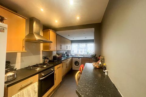 4 bedroom terraced house to rent, St. Olaves Road, London, E6