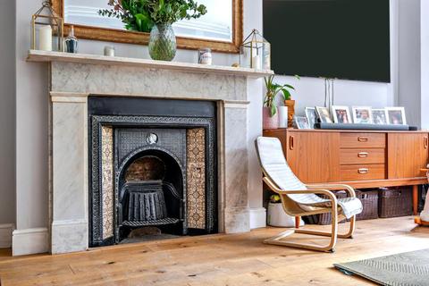 19a Adamson Road, London, NW3 3HU