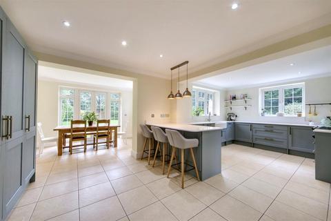 3 bedroom semi-detached house for sale, Harper Lane, Radlett WD7