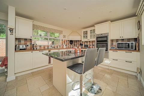 3 Cedar Close, Worton, Devizes, SN10 5SD