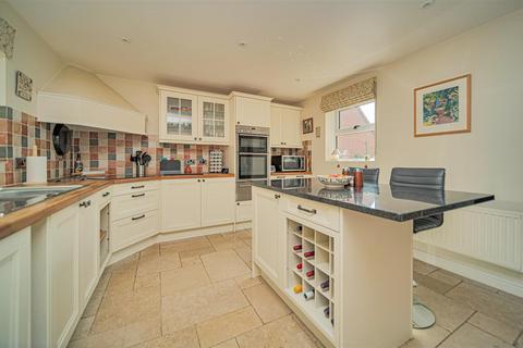 3 Cedar Close, Worton, Devizes, SN10 5SD