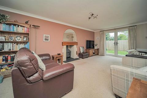 3 Cedar Close, Worton, Devizes, SN10 5SD