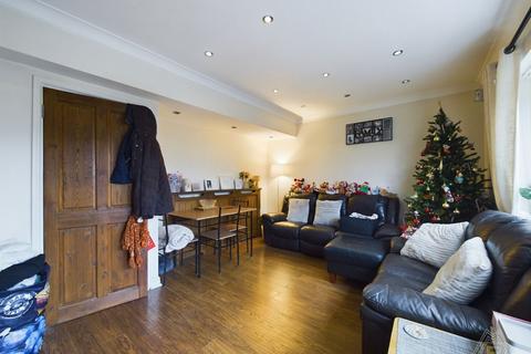 182 Romford Road, Aveley, South Ockendon, RM15 4PJ