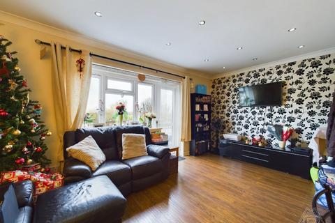 182 Romford Road, Aveley, South Ockendon, RM15 4PJ