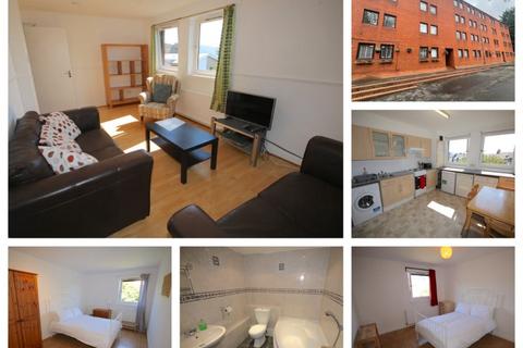 3 bedroom flat to rent, St Davids Place, Edinburgh, EH3