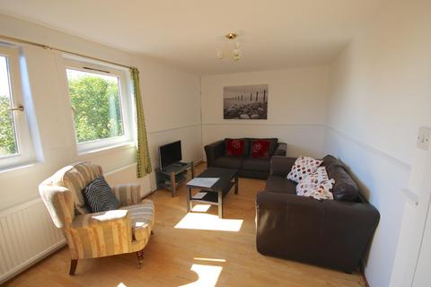 3 bedroom flat to rent, St Davids Place, Edinburgh, EH3