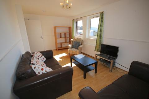 3 bedroom flat to rent, St Davids Place, Edinburgh, EH3