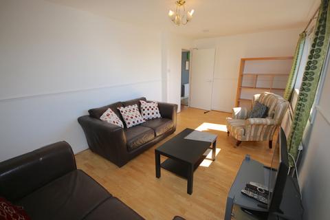 3 bedroom flat to rent, St Davids Place, Edinburgh, EH3