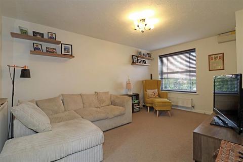23 Dey Croft, Warwick, CV34 6NP