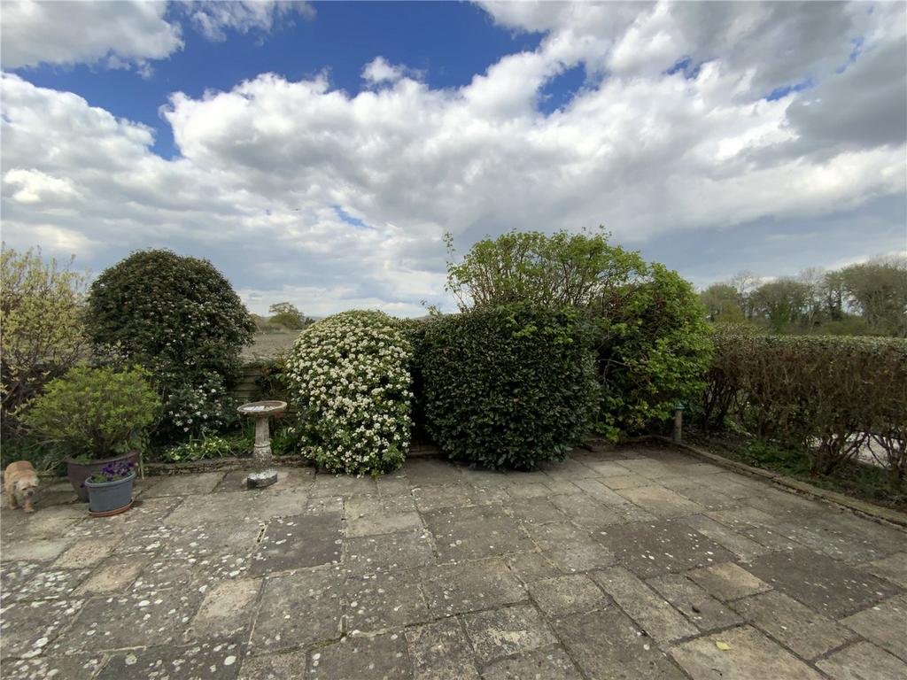 Side Terrace