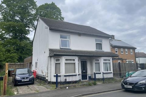 6 bedroom detached house to rent, Priory Street, Nottingham NG7 2NX
