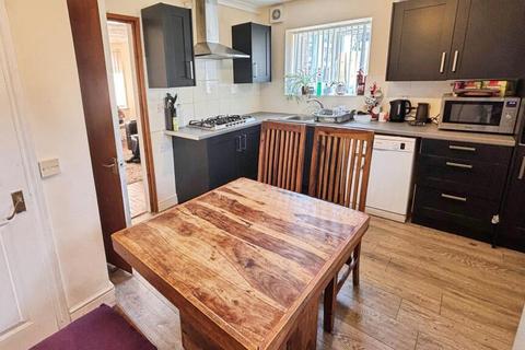 6 bedroom detached house to rent, Priory Street, Nottingham NG7 2NX