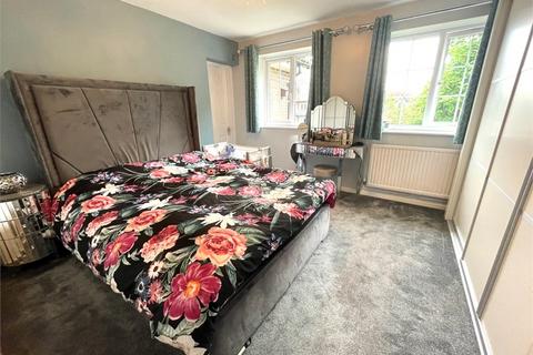 3 bedroom semi-detached house to rent, Kinnaird Close, Burnham SL1